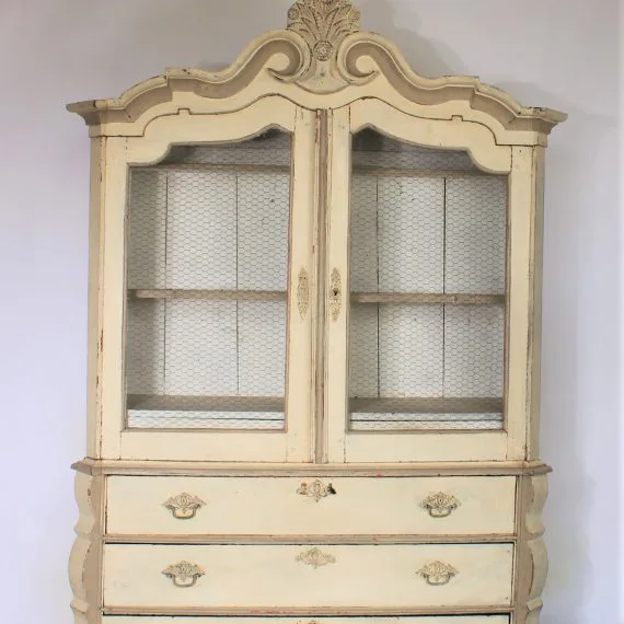 046 Meuble blanc grillage1