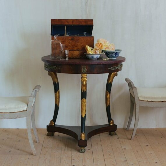 888 pedestal table