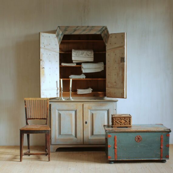 903 gustavian cabinet