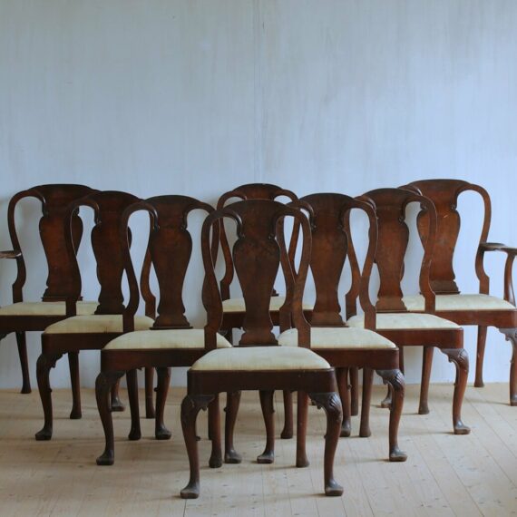 919 set of 6 chairs and 2 armachairs